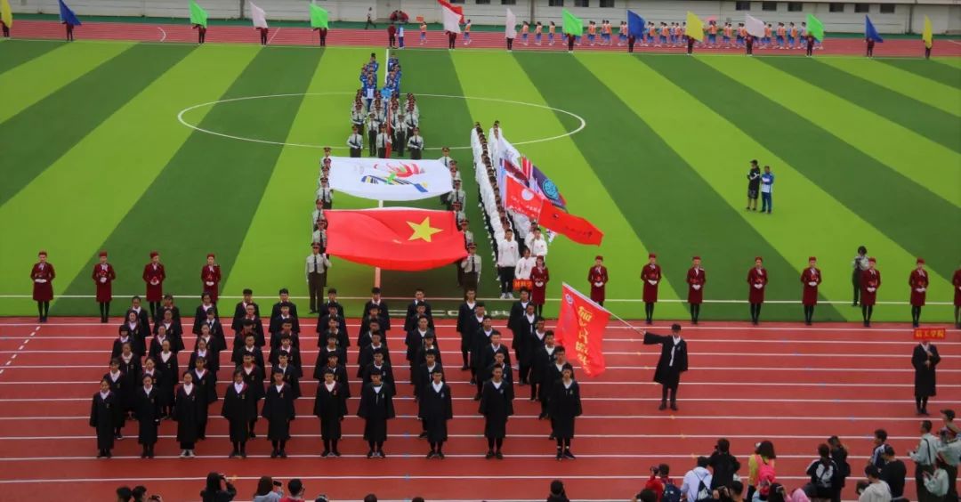 芒果体育-西城暴熊队对阵瓯越雪豹队，摩托车赛预选赛失利，内线统治篮板——黑马成最大惊喜的简单介绍
