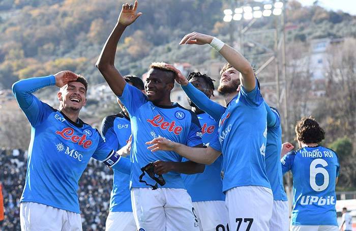 芒果体育-清晨勒沃库森备战全明星赛；刷新队史纪录细节曝光；引发热议；团队化学反应显著(阿隆索执教勒沃库森)