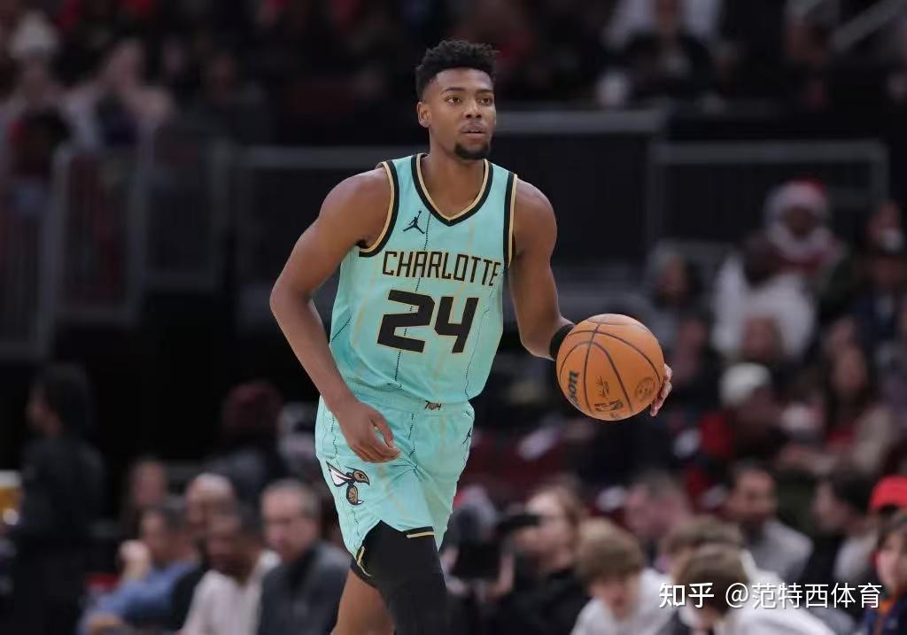 芒果体育-夏洛特黄蜂迎NBA季后赛关键赛，集结日内部沟通，态度坚定，赛程密集仍需轮换的简单介绍