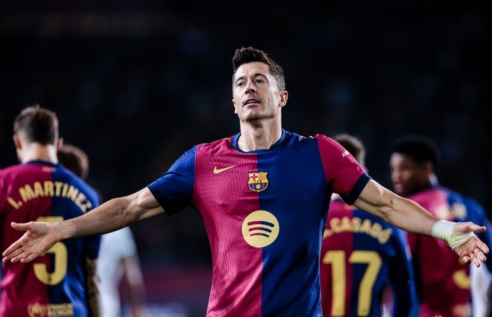 芒果体育-关于莱万多夫斯基连续五场比赛得分超过突破纪录，西班牙队挑战极限！的信息