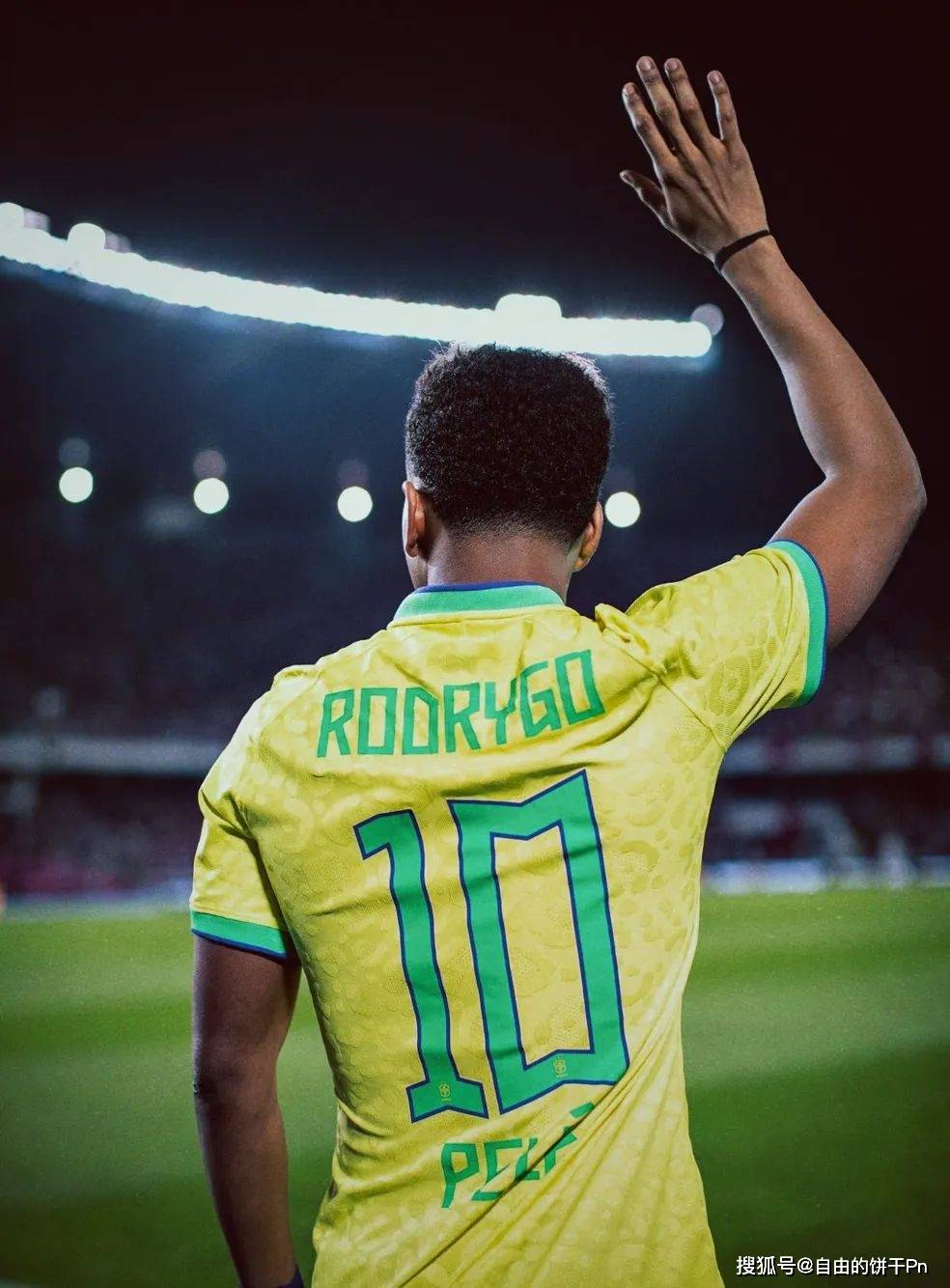 芒果体育-包含内马尔回归赛场，高光表现首场状态亮眼，西班牙队观众沸腾！的词条